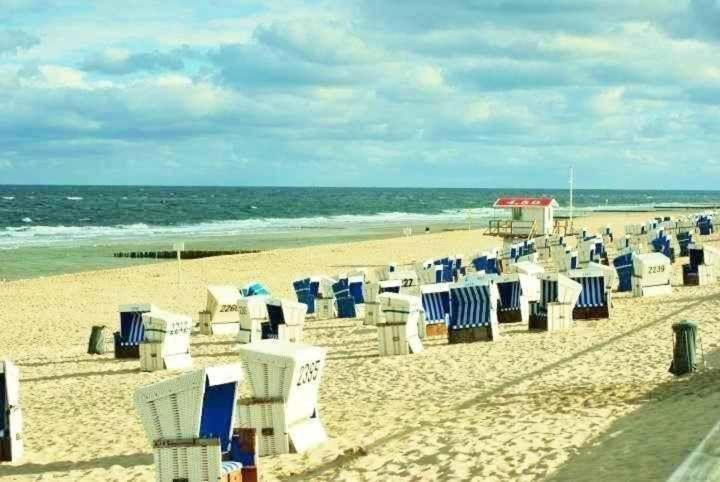 App-8-In-Strandnaher-Lage-Baederstil-Villa-In-Wenningstedt-Sylt Exterior photo